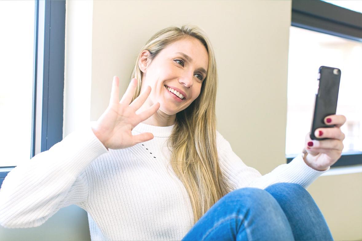 Kursleiter erklärt Traffic-Analyse an einem Live-Dashboard